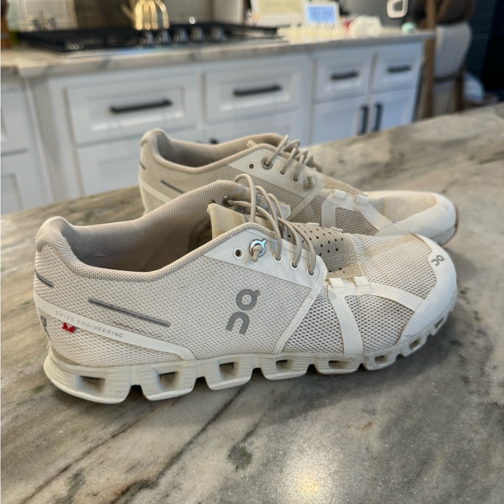 Women’s On Clouds W 7.5